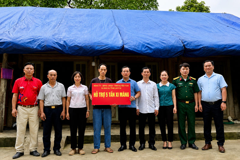 Nhiều nguồn lực được huy động để chung tay hỗ trợ xóa nhà tạm, nhà dột nát. Ảnh: Cổng thông tin Lào Cai