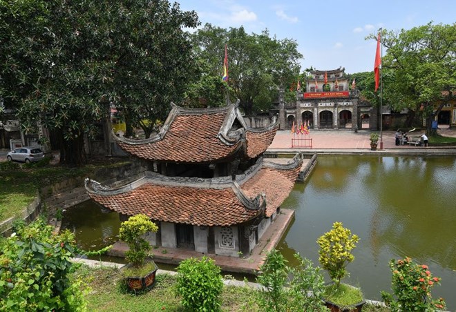フー・ドン寺院は、民族の歴史的段階に関連する多くの芸術的価値を持っています。写真:ベト・ヴァン