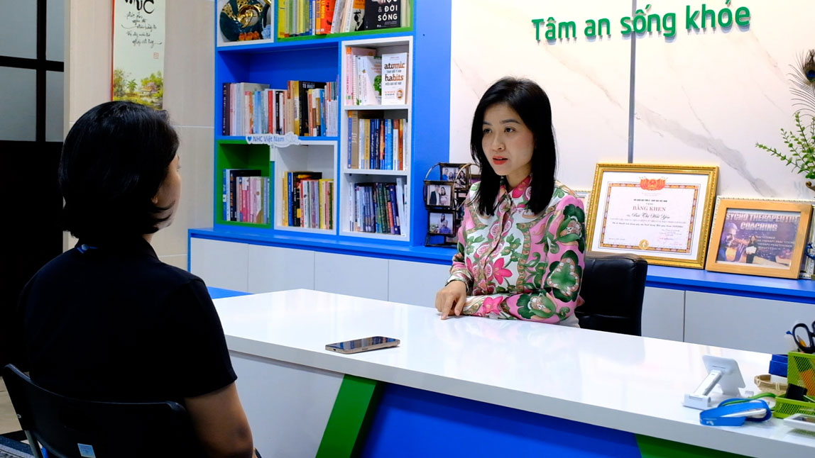 Experts point out the link between patient waiting and actively seeking love. Photo: My Ly