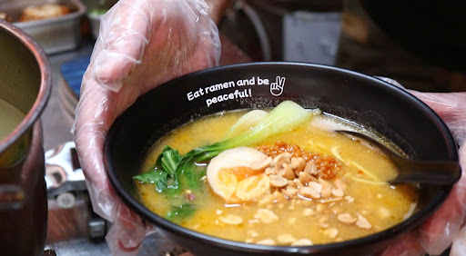 Bát mì Ramen do đích thân ông Yoichi thực hiện.