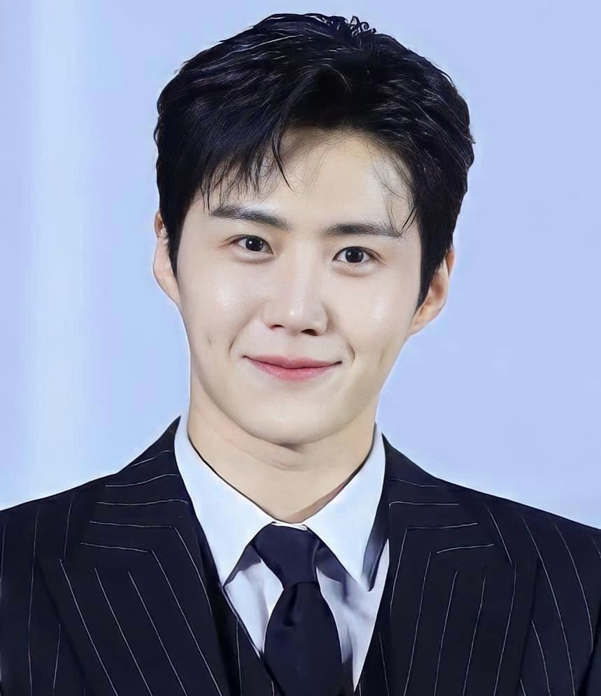 Kim Seon Ho lần đầu xuất hiện công khai sau ồn ào về thuế. Ảnh: Lotte