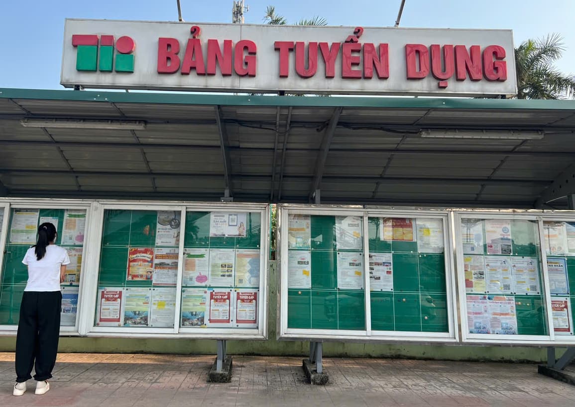 Businesses in Thang Long Industrial Park have a need to recruit a large number of workers after the ceremony. Photo: Minh Huong.