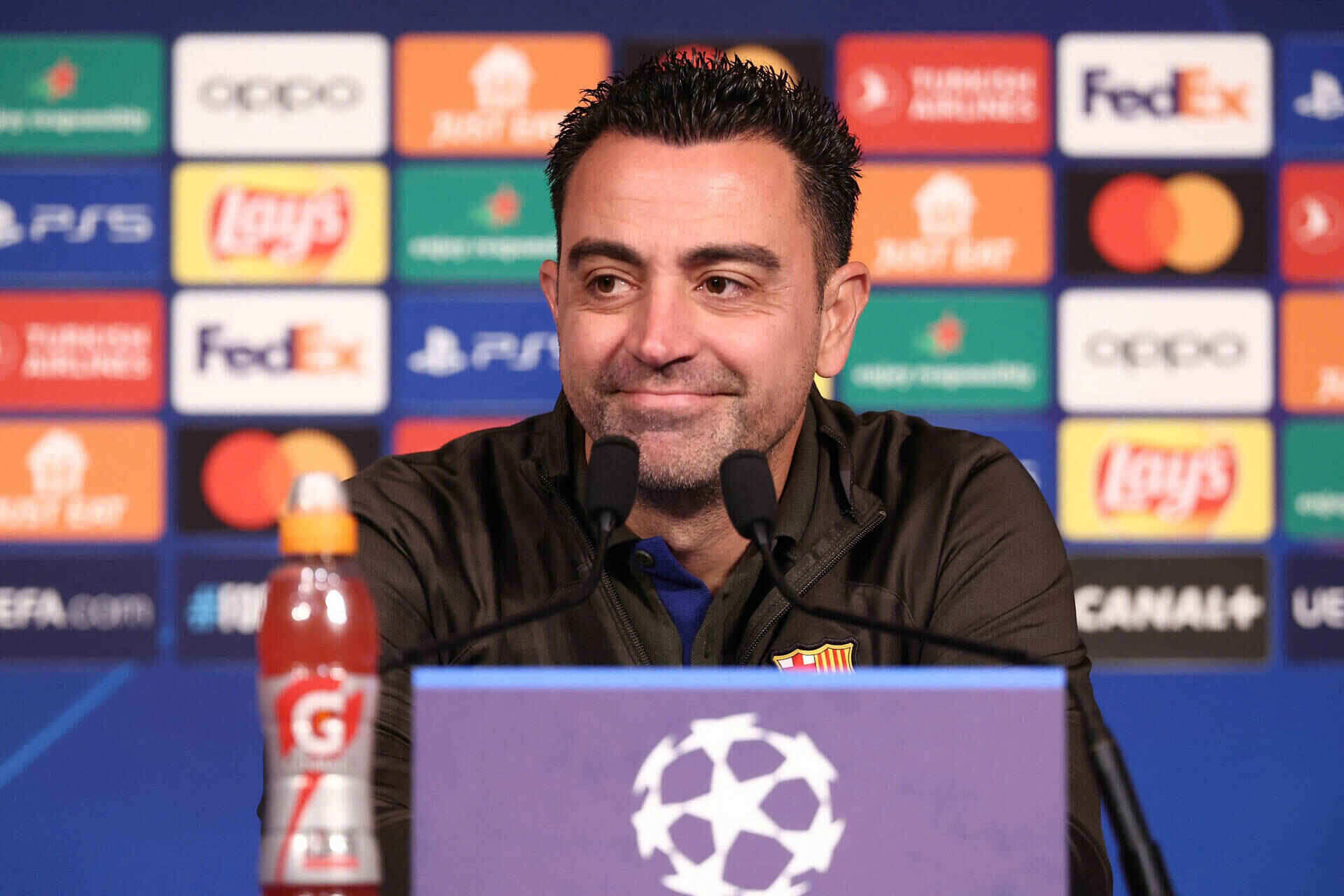 Xavi thời còn dẫn dắt Barcelona.  Ảnh: AFP