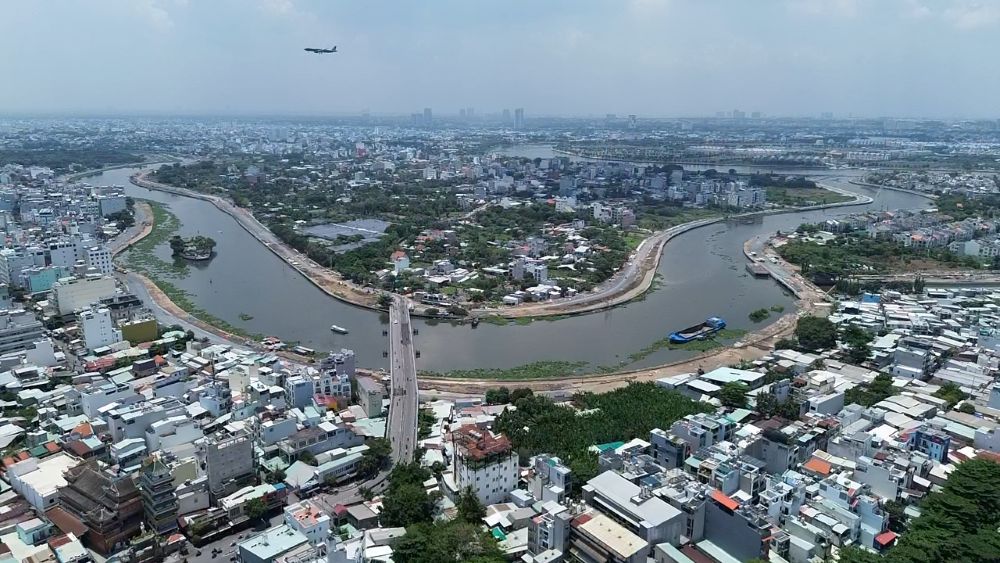 Hai con rạch đều kết nối ra kênh Tham Lương - Bến Cát - rạch Nước Lên. Ảnh: Anh Tú