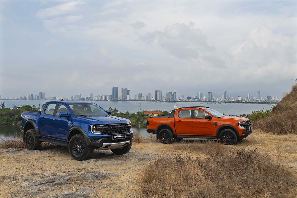 Ford Ranger Raptor sử dụng động cơ xăng V6 3.0L, công suất gần 400 mã lực, nổi bật trong phân khúc bán tải hiệu năng cao. Ảnh: Ford Việt Nam