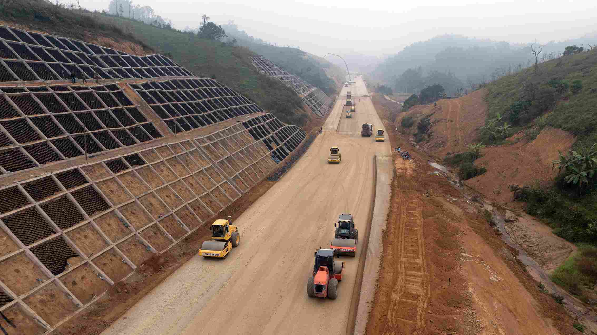 62 km trên tuyến sẽ được thông xe vào ngày 19.5 tới đây. Ảnh: Tân Văn