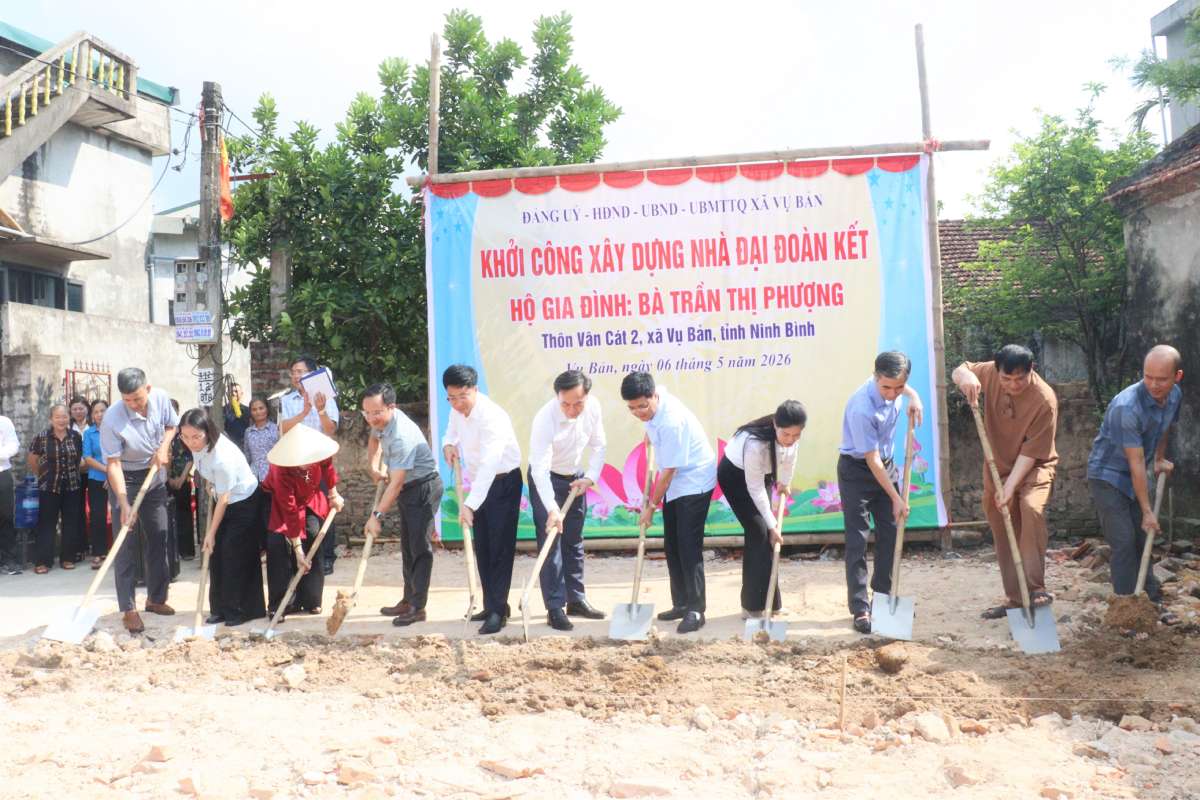Vu Ban commune, Ninh Binh province organizes the launching ceremony and groundbreaking ceremony for building great solidarity houses in 2026. Photo: Vu Ban commune e-Portal