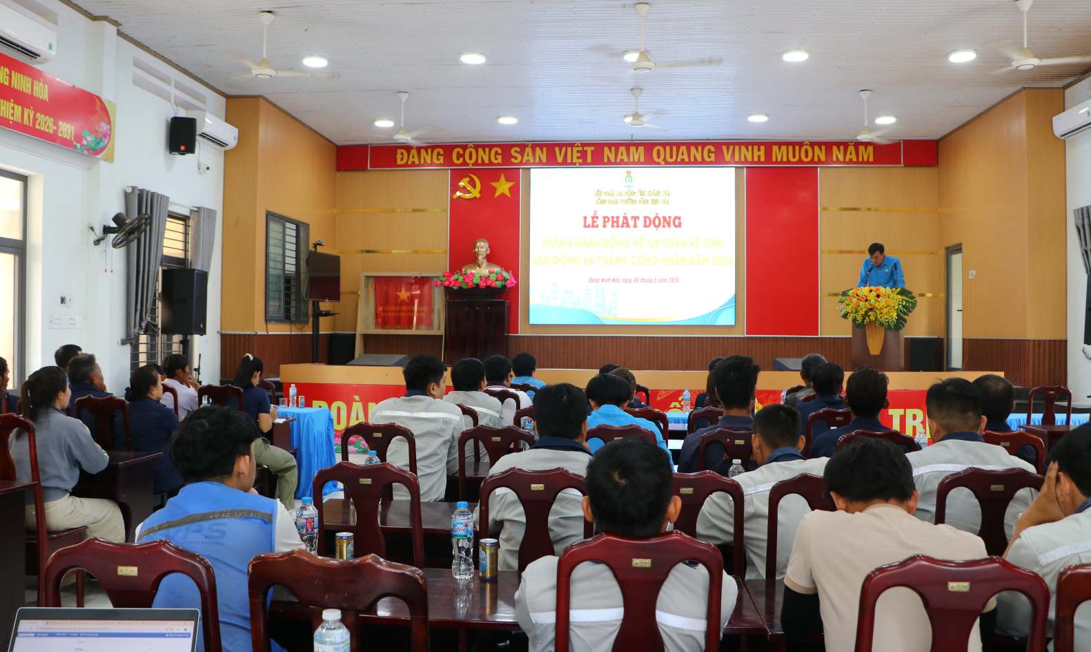 Công đoàn phường Đông Ninh Hòa phát động hưởng ứng Tháng Công nhân 2026. Ảnh: Phương Linh