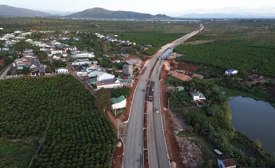 Gia Lai East Economic Corridor road project. Photo: THANH TUAN