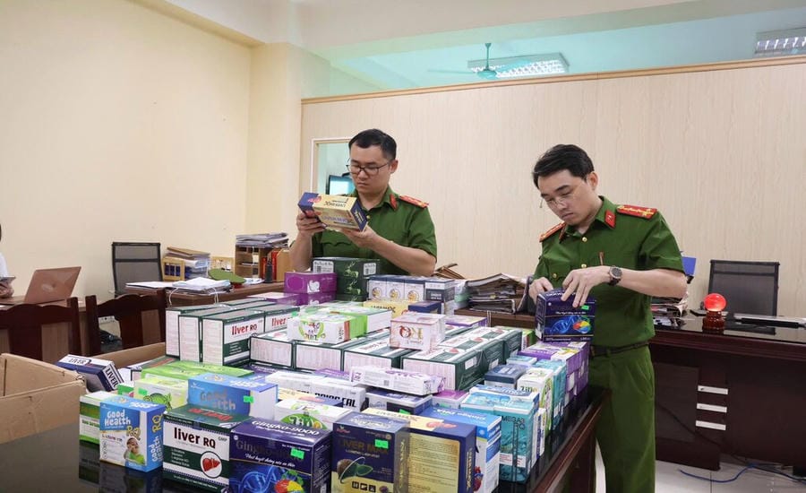 Phu Tho Provincial Police seized a large number of fake and poor quality functional foods and pharmaceuticals. Photo: Police provided