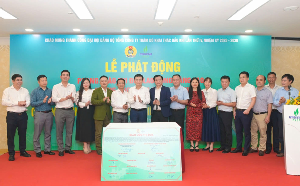Lễ phát động phong trào thi đua lao động tại Tổng công ty Thăm dò Khai thác Dầu khí (PVEP). Ảnh: Minh Phượng 