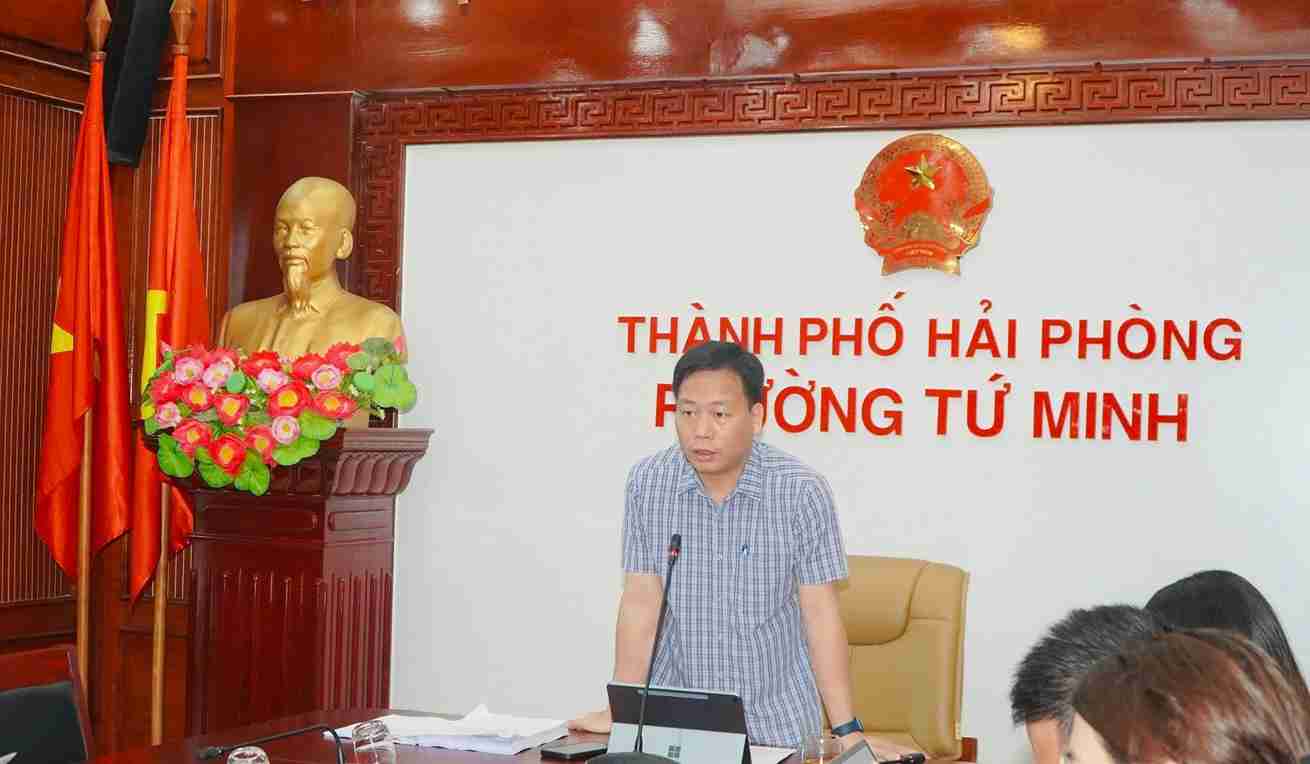 The dialogue aims to remove obstacles and accelerate the progress of the Cam Doai resettlement project. Photo: Nguyen Thuong