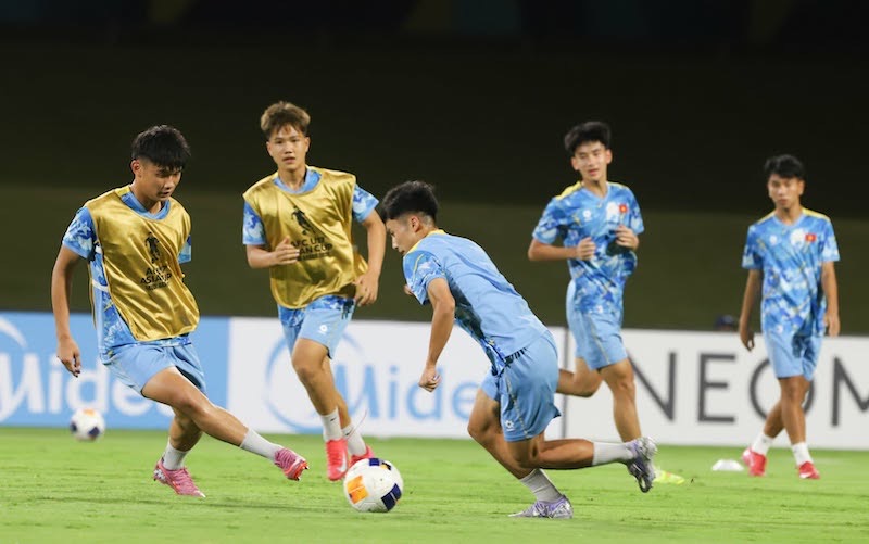 La sub-17 de Vietnam se enfrenta a la sub-17 de Yemen en el Campeonato Asiático Sub-17 de 2026. Foto: VFF