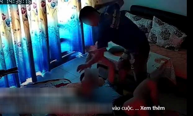 Công an phường Dĩ An đang vào cuộc xử lý vụ cha dượng bạo hành con riêng của vợ. Ảnh: Cắt từ clip bạn đọc cung cấp