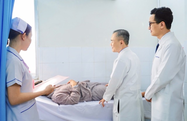 El paciente pediátrico fue intervenido con éxito por los médicos. Foto: BVCC