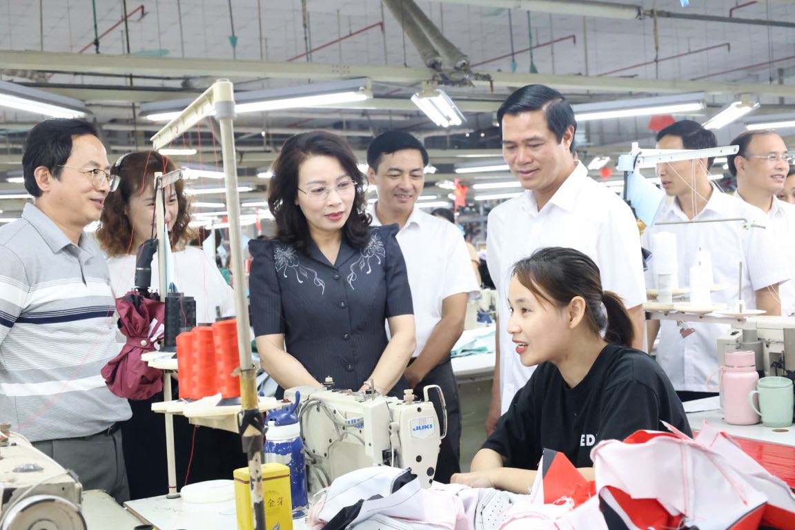 https://fr.laodong.vn/ldld-bac-ninh/pho-bi-thu-thuong-truc-tinh-uy-bac-ninh-tang-qua-tet-cong-nhan-hoan-canh-kho-khan-1650959.ldo