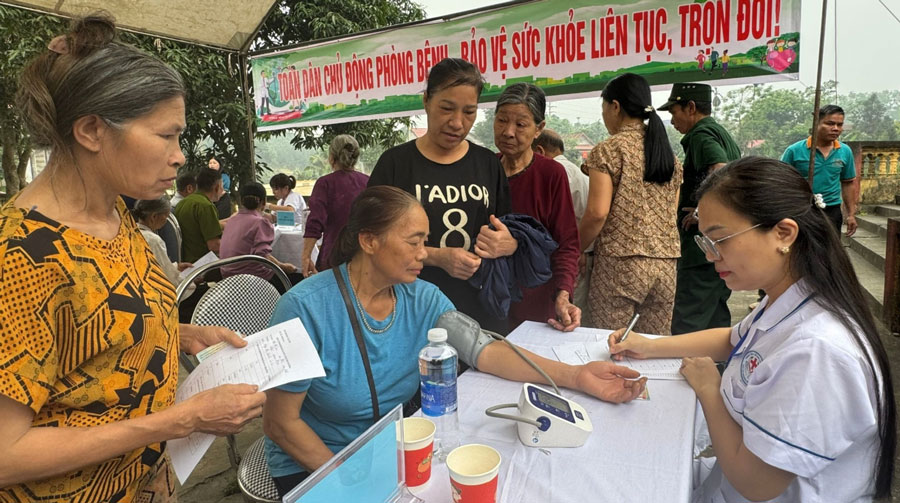 Free health check-ups for the whole population open up opportunities for many people in the highlands. Photo: Lan Hanh