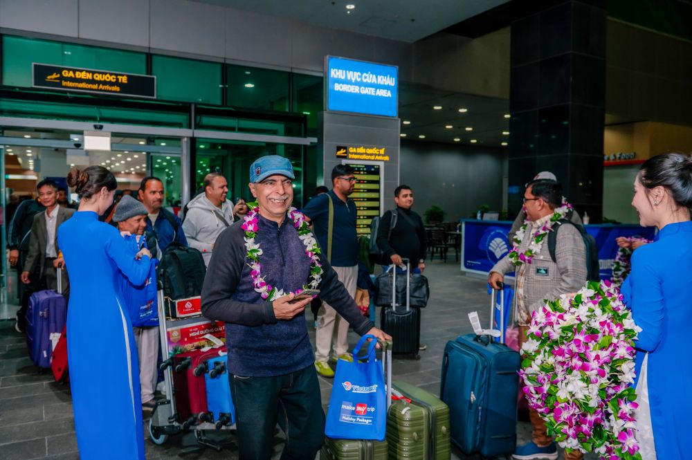Khách Ấn Độ du lịch Việt Nam. Ảnh: Vietravel