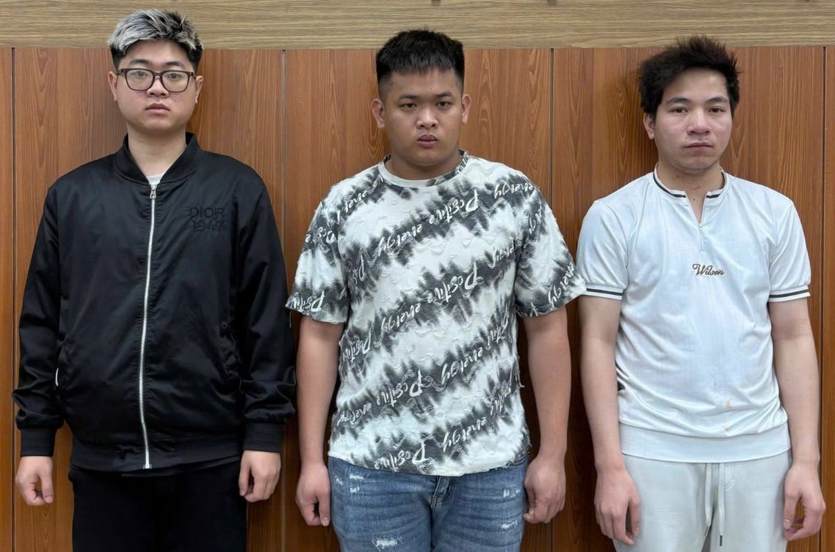 Đối tượng Bùi Bảo Ngọc cùng đồng bọn bị khởi tố và bắt tạm giam về hành vi Lừa đảo chiếm đoạt tài sản với chiêu trò lập trang fanpage mạo danh để chiếm tiền đặt cọc mua điện thoại, máy tính, đồng hồ. Ảnh: Công an Hải Phòng