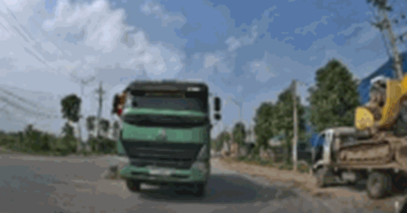Xe Howo chạy ngược chiều gây phẫn nộ ở Hà Nội, tài xế bị phạt 19 triệu đồng