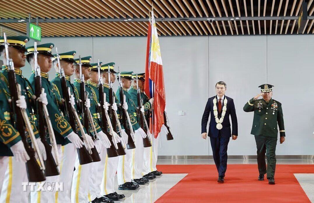 Welcoming ceremony of Politburo Member, Prime Minister Le Minh Hung at Mactan-Cebu International Airport in Cebu, Philippines. Photo: VNA