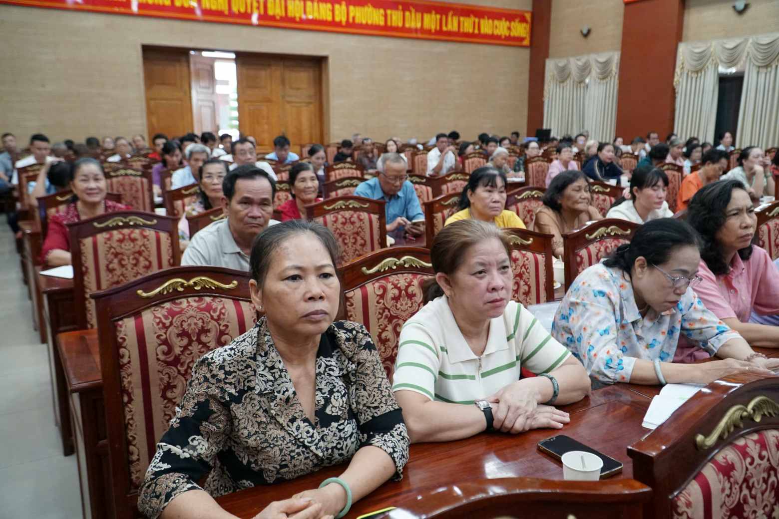 Voters in Ho Chi Minh City reflect that social insurance withdrawal is scheduled for 3 months after resolution. Photo: Dinh Trong