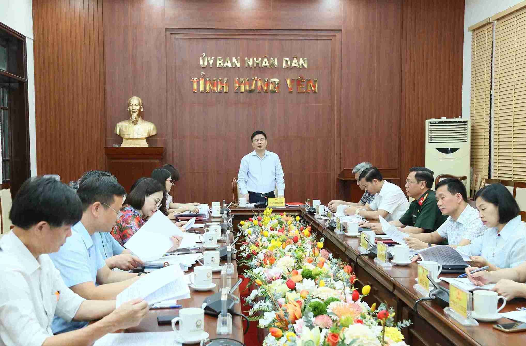 Phó Chủ tịch UBND tỉnh Phạm Văn Nghiêm phát biểu chỉ đạo tại cuộc họp. Ảnh: Tất Đạt