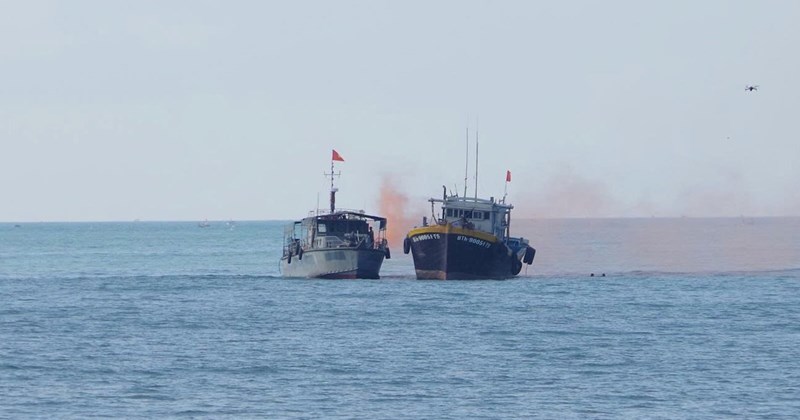 Bộ đội Biên phòng Lâm Đồng diễn tập ứng phó tràn dầu, cứu nạn trên biển