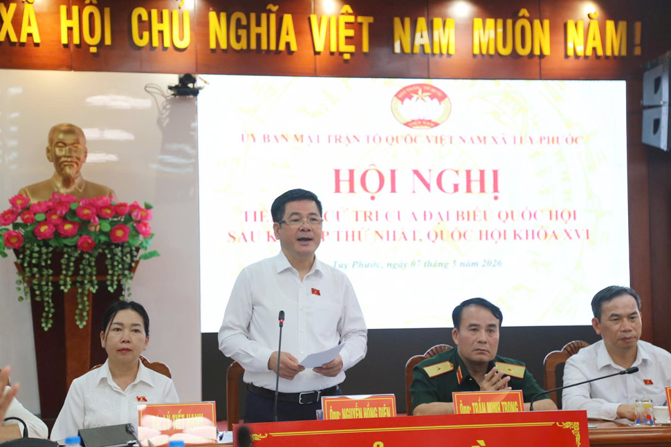 Delegation of National Assembly deputies of the 16th term meets with voters after the first session. Photo: Hoai Phuong