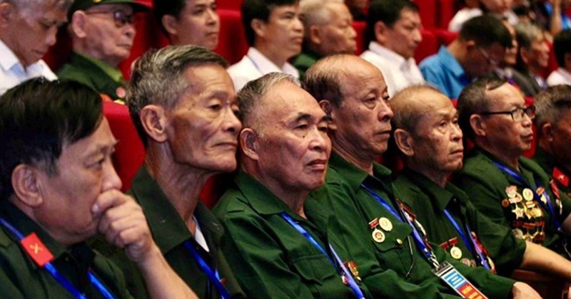 Đề xuất trợ cấp thuê người phục vụ cho cán bộ cách mạng