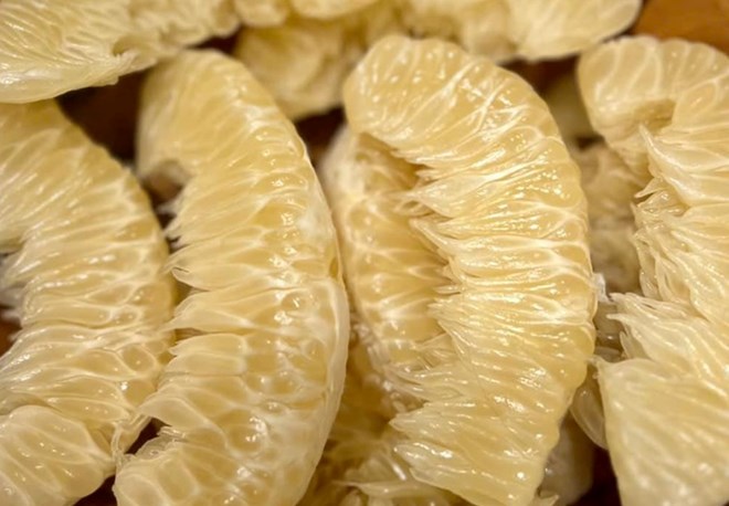 Grapefruit is a fruit that can effectively support liver detoxification. Photo: Kieu Vu