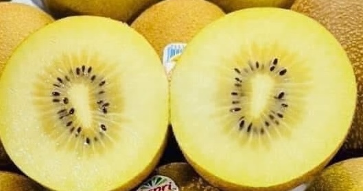 Kiwi is believed to be a fruit that can support natural blood pressure reduction. Photo: Kieu Vu