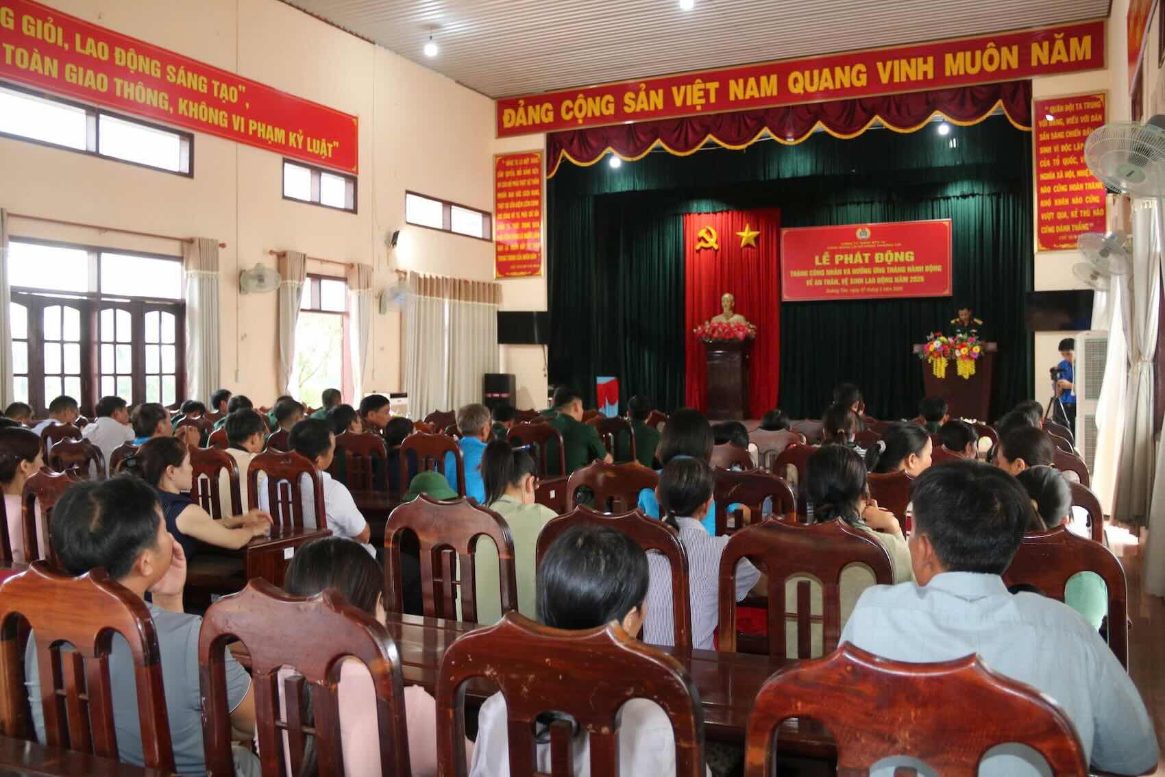 Farm 720 launches Workers' Month and labor safety. Photo: Mai Ngoc