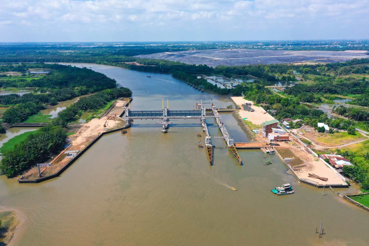 Cống ngăn triều Cây Khô.