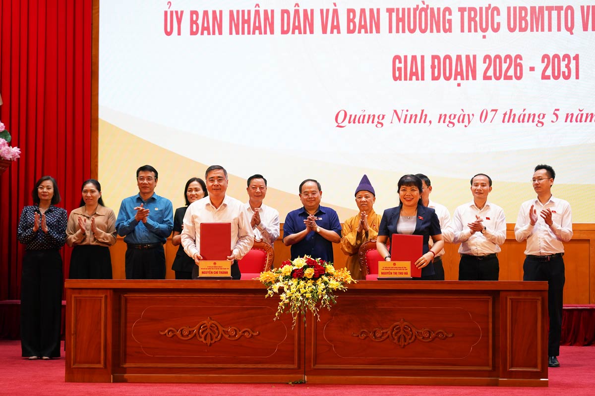 Lễ ký Quy chế phối hợp giữa Đoàn ĐBQH tỉnh và Ban Thường trực Ủy ban MTTQ Việt Nam tỉnh Quảng Ninh. Ảnh: Đoàn Hưng