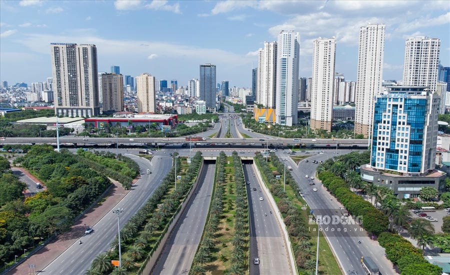 Hanoi City has just considered the draft Project to pilot the model "Socialist communes and wards". Photo: To The