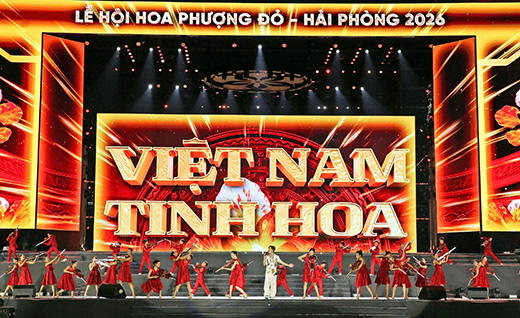 Chương trình nghệ thuật trong buổi lễ khai mạc. Ảnh: Minh Hùng