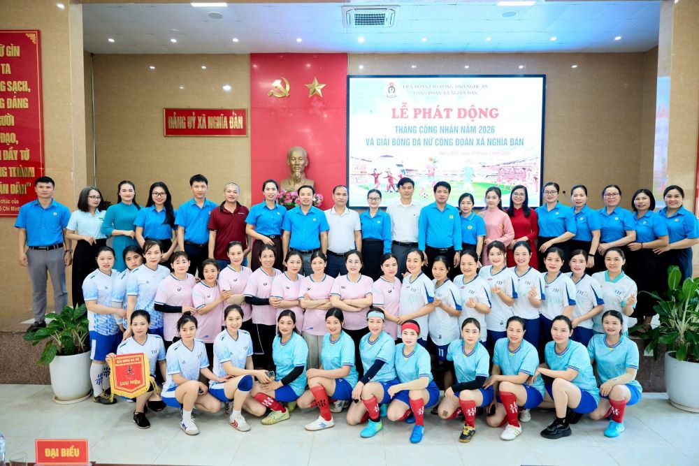 Nghia Dan Commune Trade Union organized the Launching Ceremony of Workers' Month 2026 associated with the opening of the Women's Football Tournament. Photo: Nghe An Trade Union