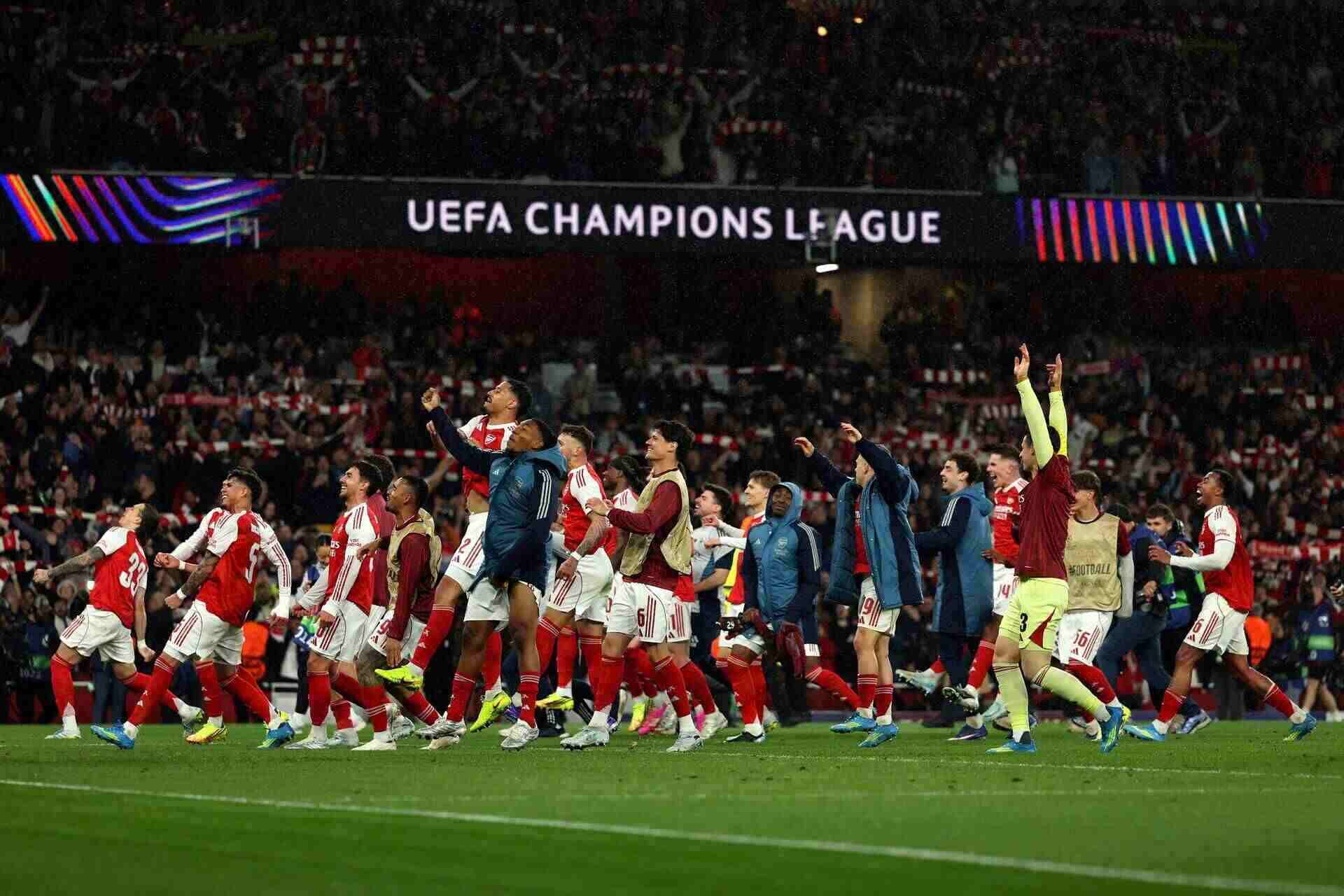 Arsenal đang rất khao khát chạm tay vào chiếc cúp Champions League lần đầu tiên.  Ảnh: AFP