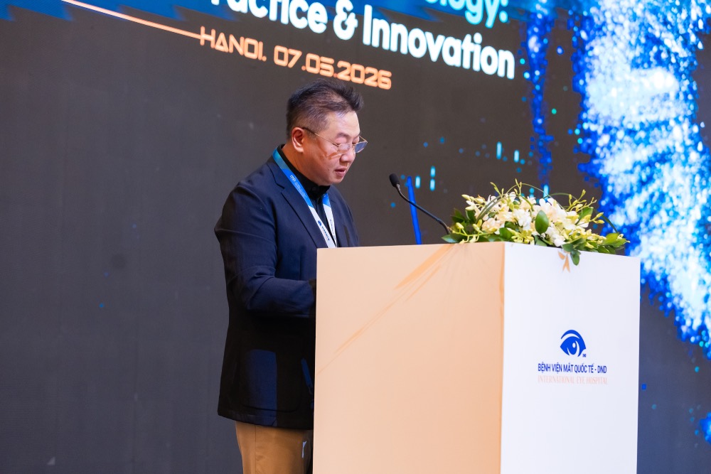 BS CKII Nguyễn Đăng Dũng - Giám đốc Hệ thống Bệnh viện Mắt Quốc tế DND phát biểu tại hội thảo. Ảnh: DND