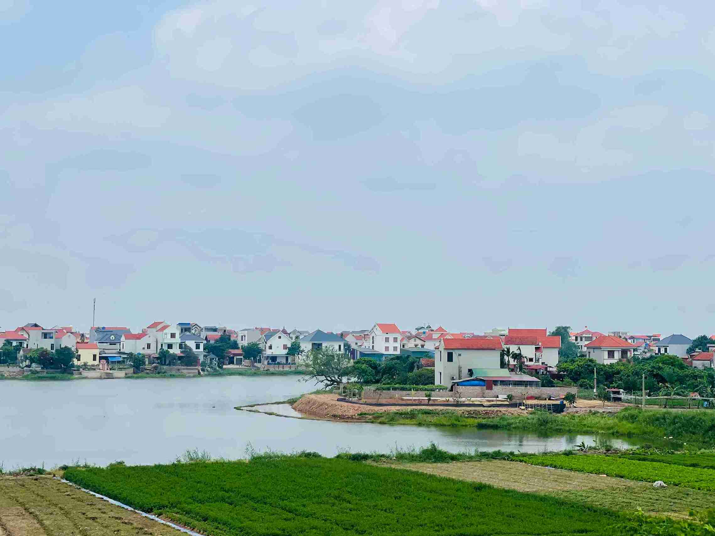Vực Mạn Xuyên được người dân xem là “lá phổi” tự nhiên của làng. Ảnh: Mai Hương