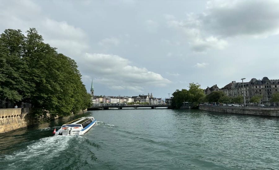 Một góc bình yên ở Zurich. Ảnh: Phương Linh