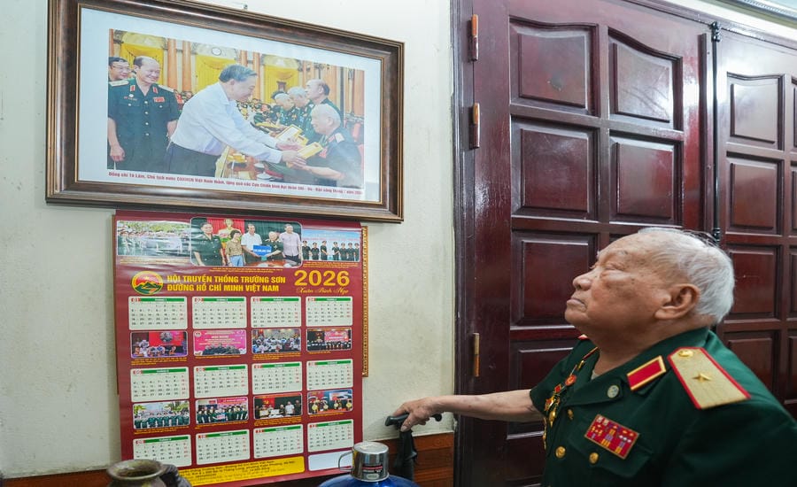 Thiếu tướng Võ Sở - nguyên Bí thư Đảng ủy, Phó Tư lệnh về chính trị Binh đoàn 12, Chủ tịch Hội Truyền thống Trường Sơn - Đường Hồ Chí Minh Việt Nam. Ảnh: Hữu Chánh
