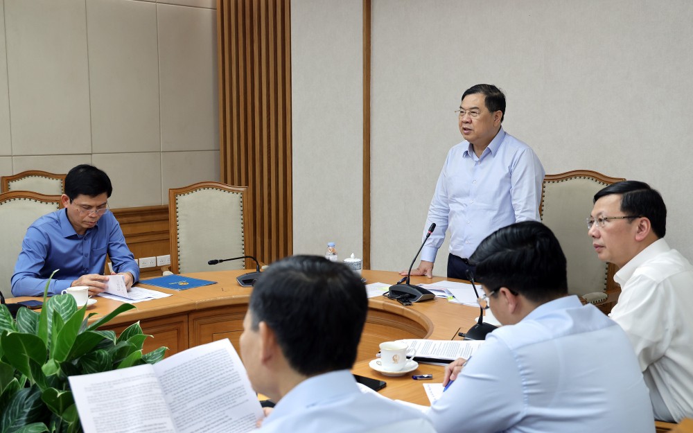 Politburo member, Standing Deputy Prime Minister Pham Gia Tuc pointed out the role of simultaneously investing in connecting roads from the Long Thanh and Gia Binh airport projects. Photo: VGP