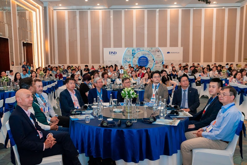  Hội thảo quy tụ nhiều chuyên gia đầu ngành trong nước cùng các góc nhìn quốc tế về nhãn khoa.