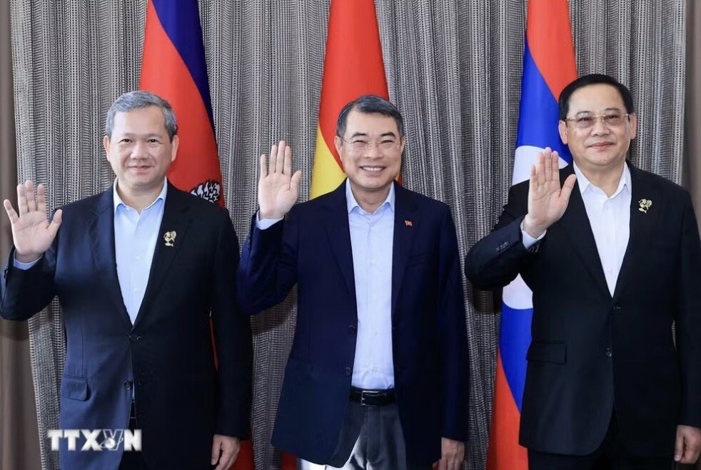 During a working breakfast with Cambodian Prime Minister Hun Manet and Lao Prime Minister Sonexay Siphandone, Politburo Member, Prime Minister Le Minh Hung affirmed that Vietnam always values the traditional solidarity and attachment with Cambodia and Laos. Photo: VNA