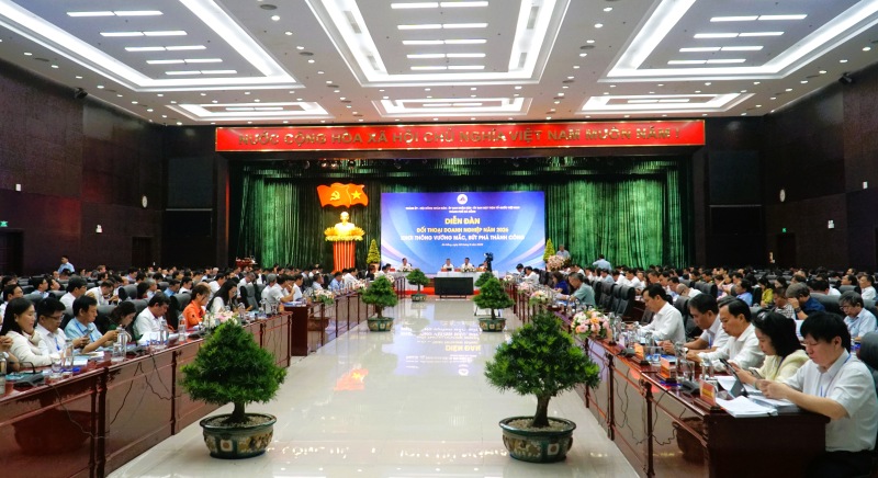 Đà Nẵng mở cuộc đối thoại lớn, cam kết gỡ khó cho cộng đồng doanh nghiệp. Ảnh: Hoàng Bin