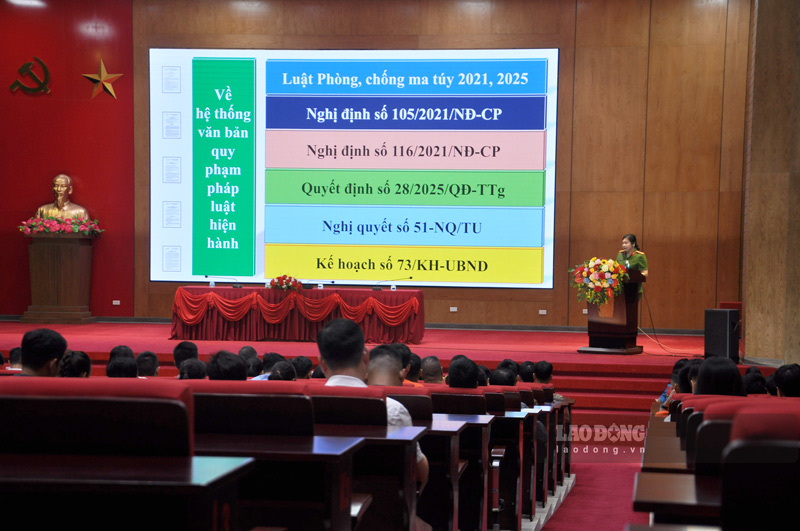 Hoạt động tuyên truyền phòng chống ma túy. Ảnh: Đinh Đại
