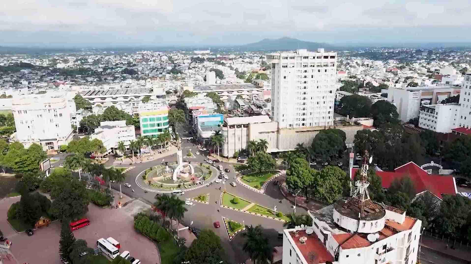 Dak Lak province will continue to streamline project management boards to accelerate the disbursement of public investment capital and develop local socio-economy. Photo: Bao Trung