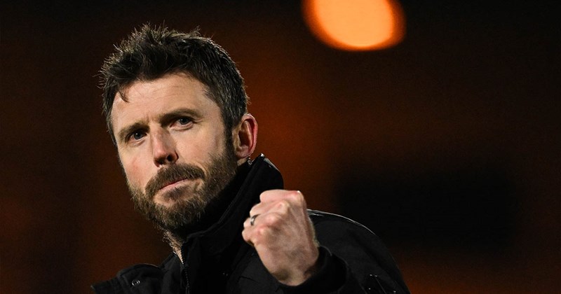Michael Carrick chờ câu trả lời chính thức từ Man United